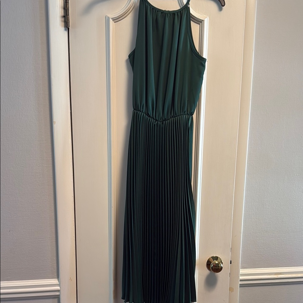 Miami olive green Pleated Midi Dress